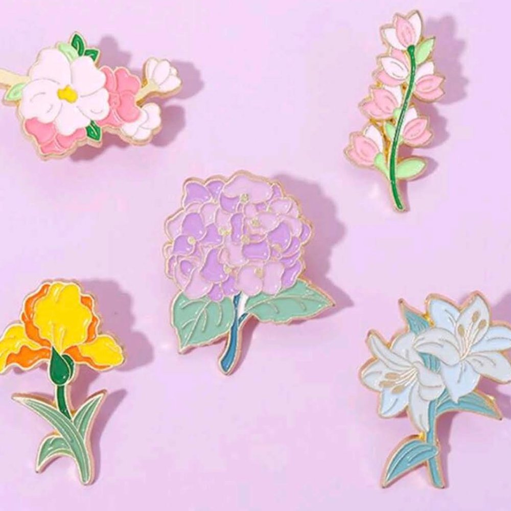 Set of 5 different flowers brooch pins colorful casual and fun